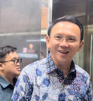 Read more about the article Ahok Bantah Ada Laporan Kemahalan Harga Sewa Terminal BBM