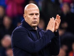 Read more about the article Arne Slot Tegaskan Arah Transfer Liverpool Tetap Berkelanjutan: Ambisius Namun Terukur