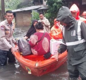 Read more about the article Banjir Tak Terhindarkan, Curhat Warga Cakung Timur Tiap Hujan Deras