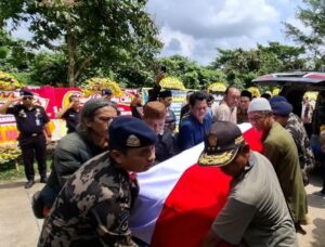 Read more about the article Duka Mendalam, Jenazah Kapten Andy Tiba di Rumah Duka