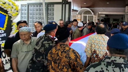 Kapten Andy yang menjadi pilot ATR 42-500