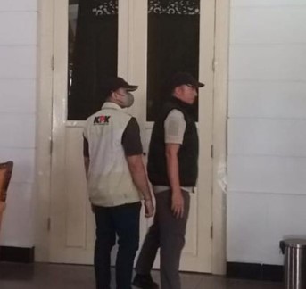 Rumah dinas bupati pati di geledah KPK