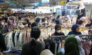 Read more about the article Video Viral, Kasus Nenek Maling 16 Baju Masuki Babak Damai, Ini Ketentuannya