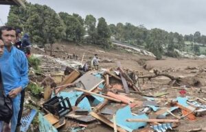 Read more about the article Wapres Gibran Soroti Dampak Longsor Cisarua, Pemda Diminta Siapkan Relokasi