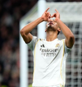 Read more about the article Jude Bellingham Disebut Bisa Ubah Manchester United Jadi Tim Seutuhnya